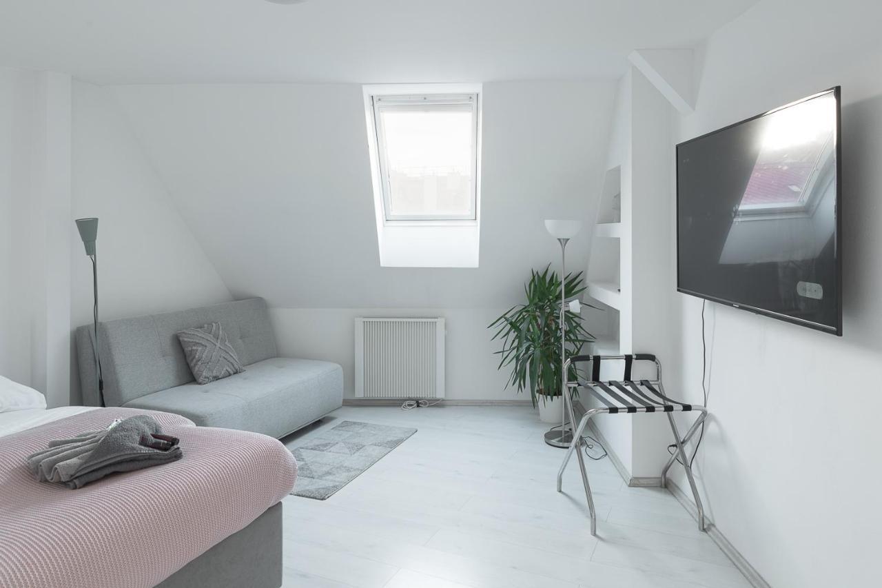 Skolska Winter Terrace Apartment プラハ エクステリア 写真