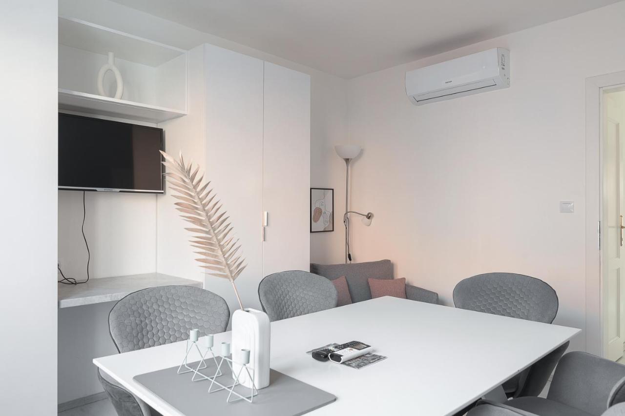 Skolska Winter Terrace Apartment プラハ エクステリア 写真