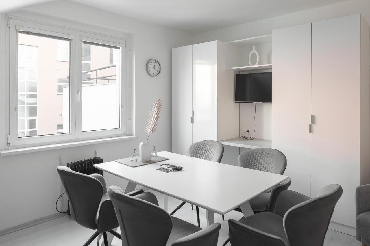 Skolska Winter Terrace Apartment プラハ エクステリア 写真