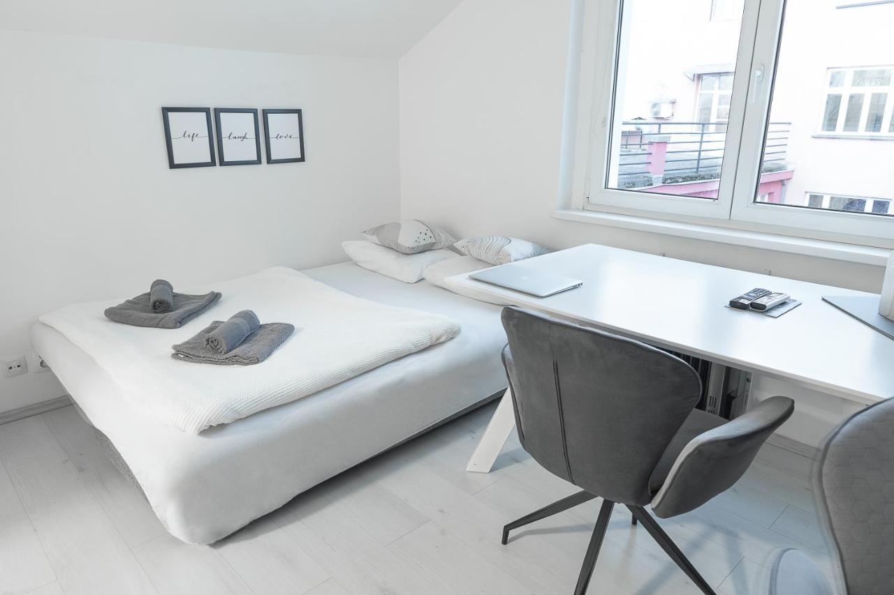 Skolska Winter Terrace Apartment プラハ エクステリア 写真