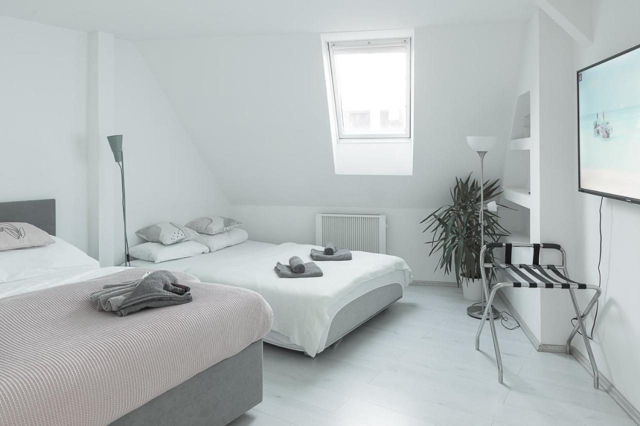 Skolska Winter Terrace Apartment プラハ エクステリア 写真